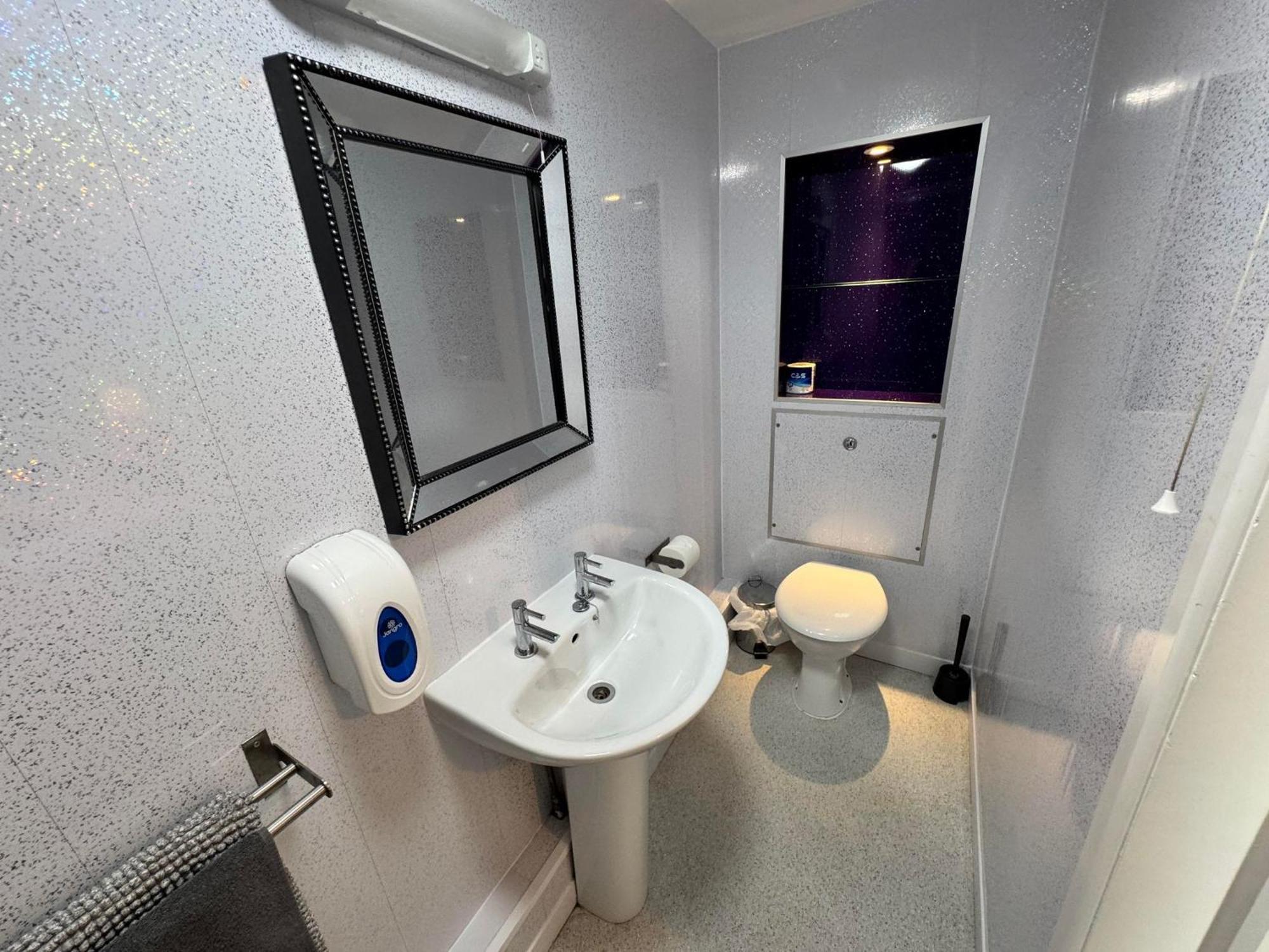 The Jubilee West- With Facilities